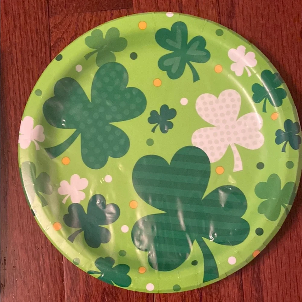 Smart Living Green Disposable Tableware for St. Patrick's Day